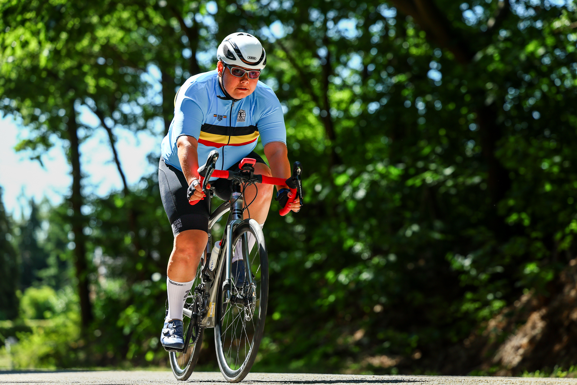 Special Olympics wielrenner in actie