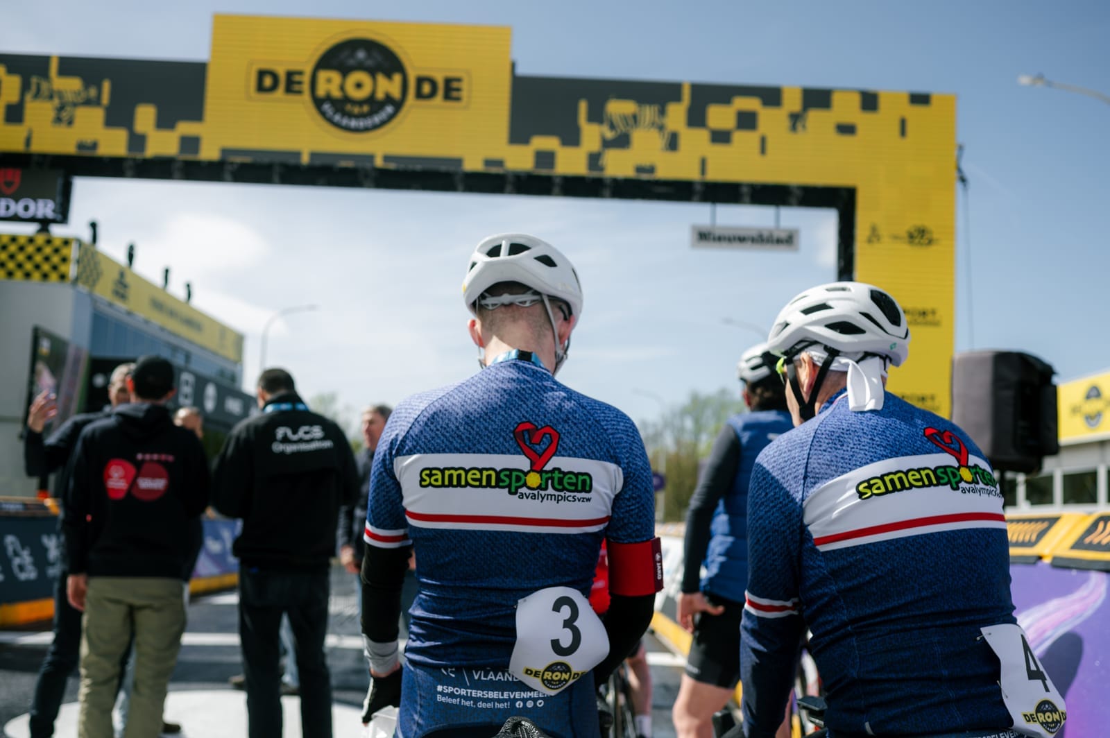 Ronde van Vlaanderen 2026 - aankomst op de finishlijn